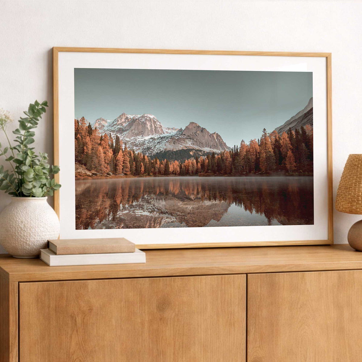 [LIFESTYLE], Picture of art in a room