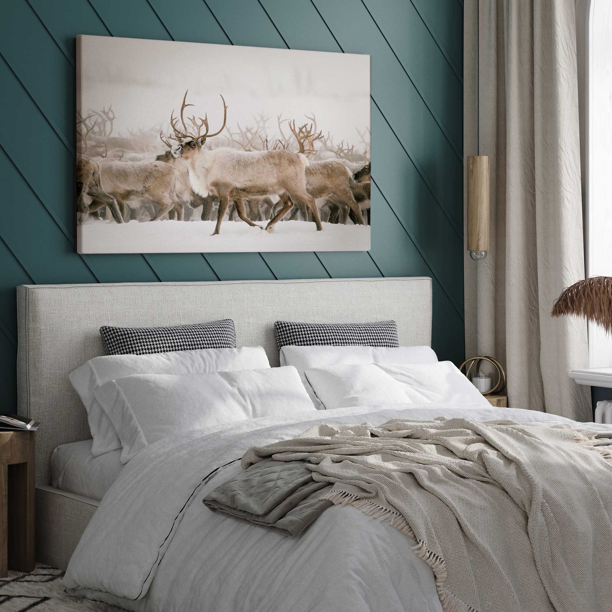 [LIFESTYLE], Picture of art in a room