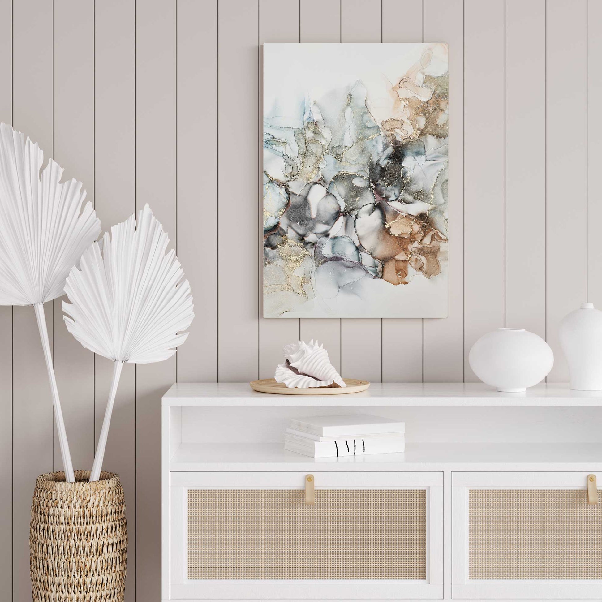 [LIFESTYLE], Picture of art in a room