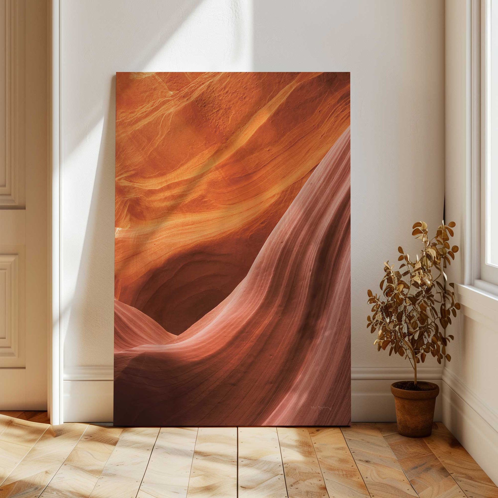 [LIFESTYLE], Picture of art in a room
