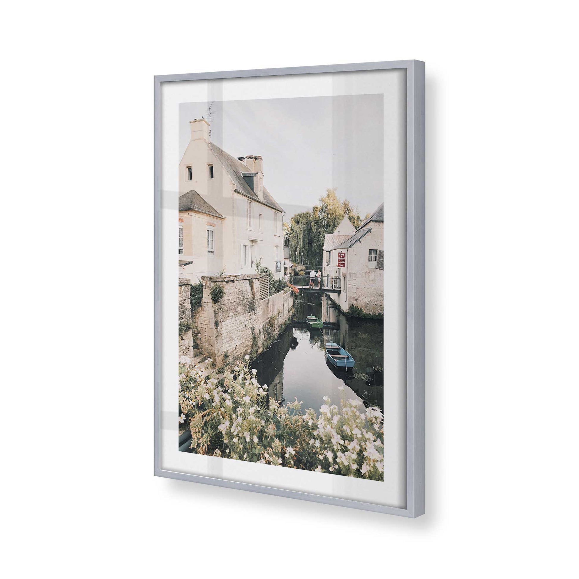 [Color:Polished Chrome], Picture of art in a Polished Chrome frame of the corner