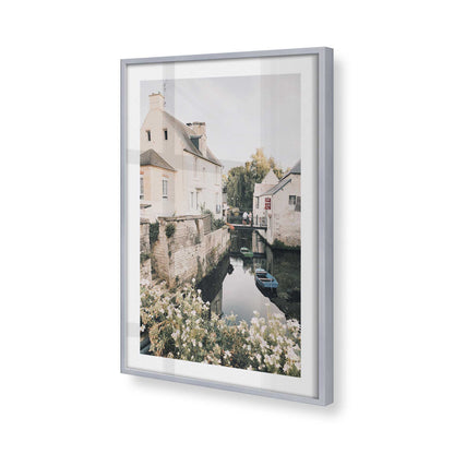 [Color:Polished Chrome], Picture of art in a Polished Chrome frame of the corner