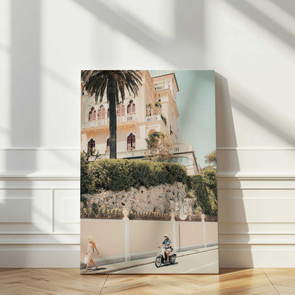 [LIFESTYLE], Picture of art in a room
