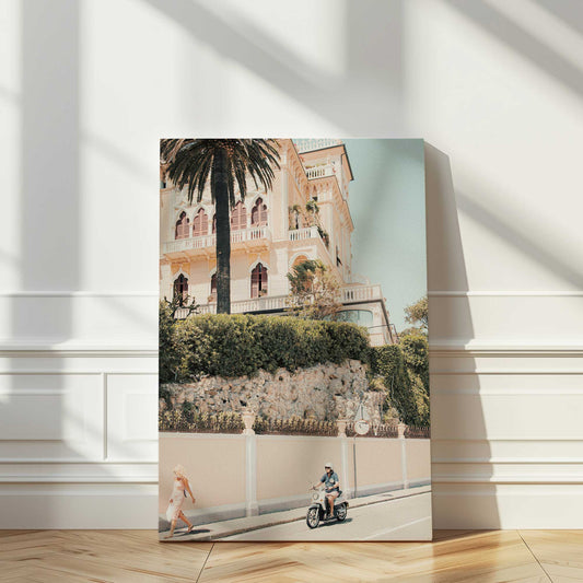 [LIFESTYLE], Picture of art in a room