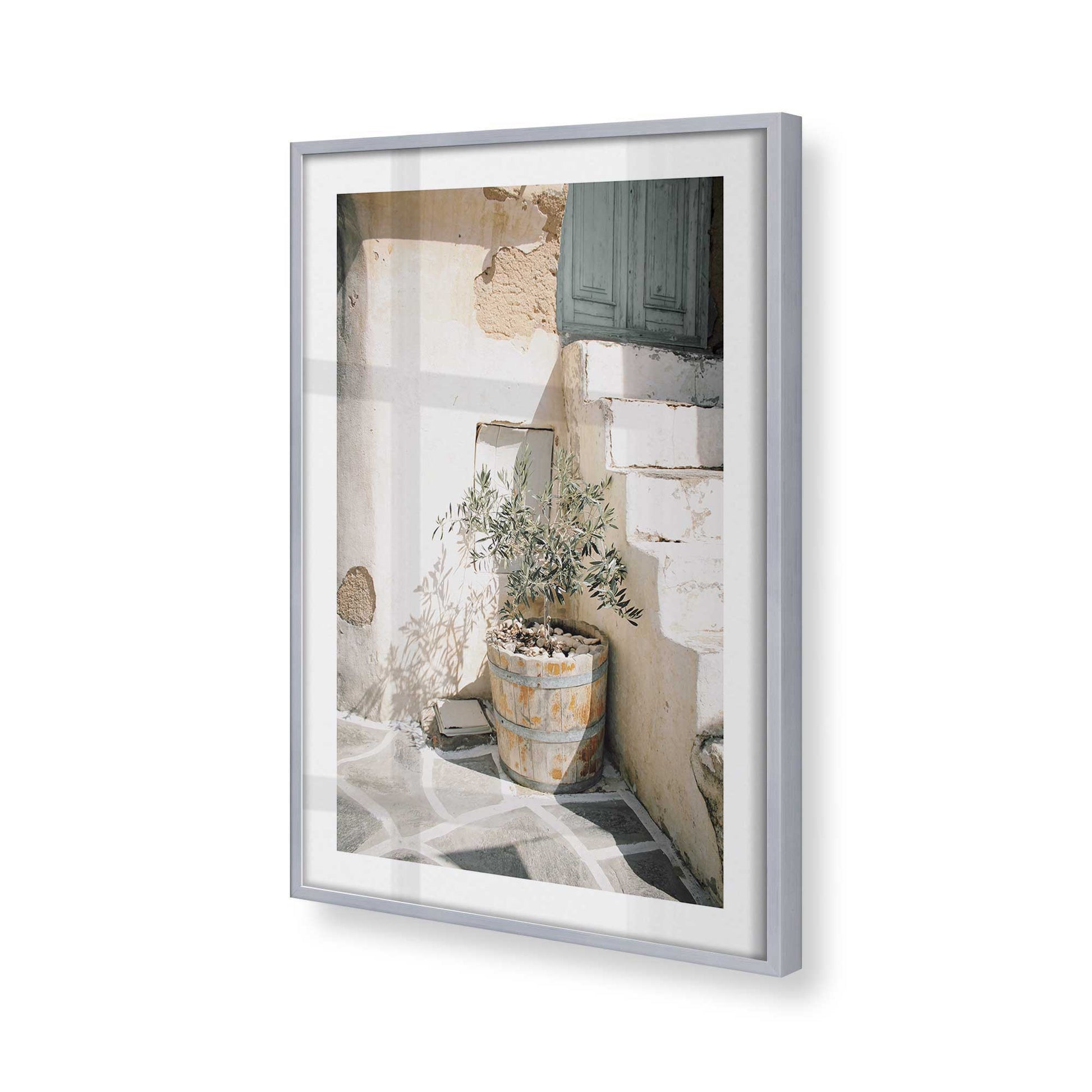 [Color:Polished Chrome], Picture of art in a Polished Chrome frame of the corner