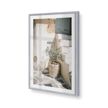 [Color:Polished Chrome], Picture of art in a Polished Chrome frame of the corner