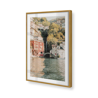 [Color:Polished Gold], Picture of art in a Polished Gold frame of the corner