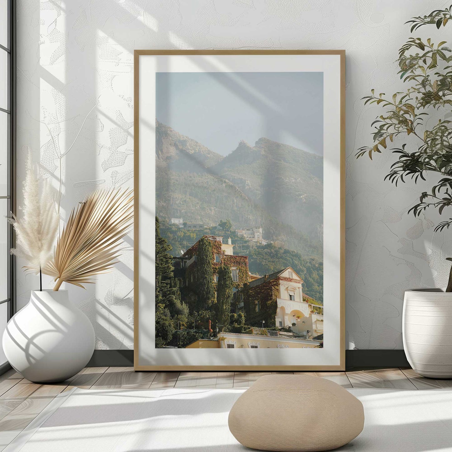 [LIFESTYLE], Picture of art in a room