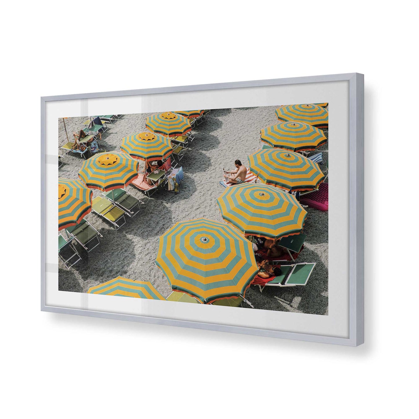 [Color:Polished Chrome], Picture of art in a Polished Chrome frame of the corner