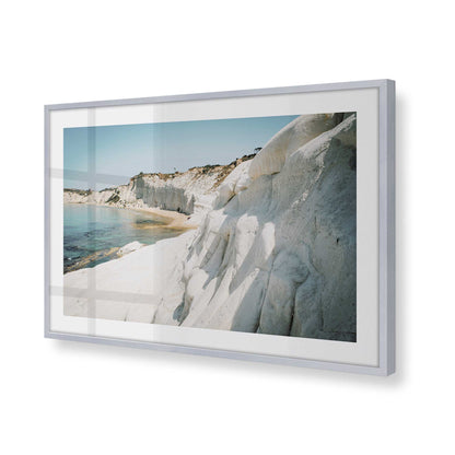 [Color:Polished Chrome], Picture of art in a Polished Chrome frame of the corner