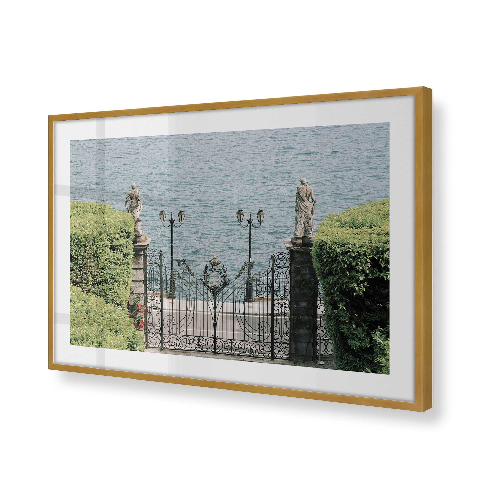 [Color:Polished Gold], Picture of art in a Polished Gold frame of the corner