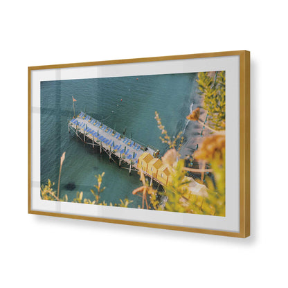 [Color:Polished Gold], Picture of art in a Polished Gold frame of the corner