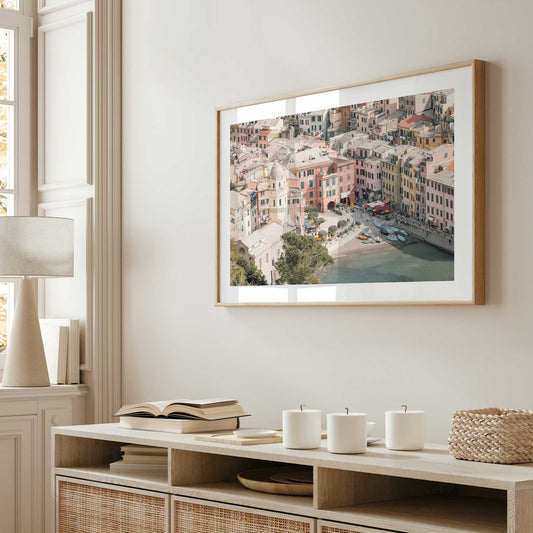 [LIFESTYLE], Picture of art in a room