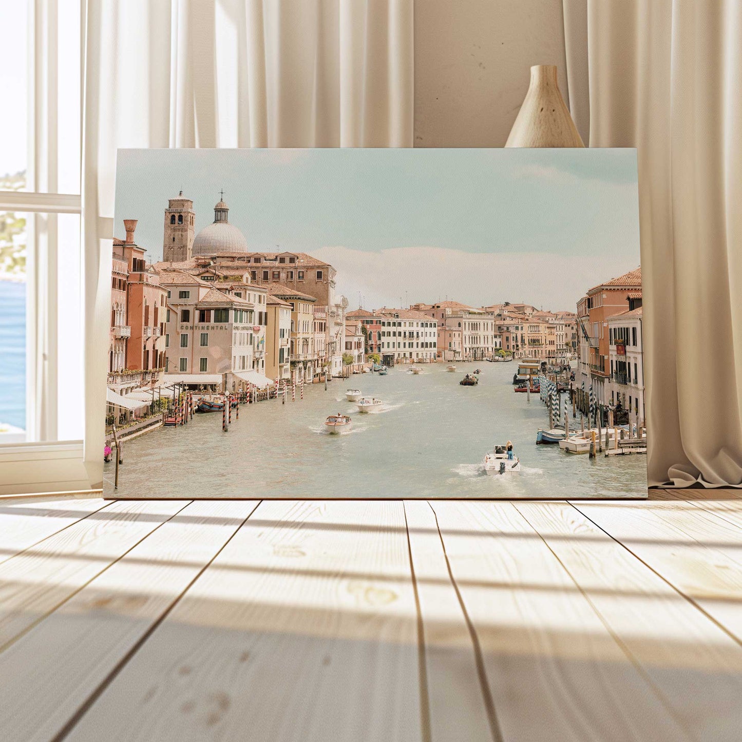 [LIFESTYLE], Picture of art in a room
