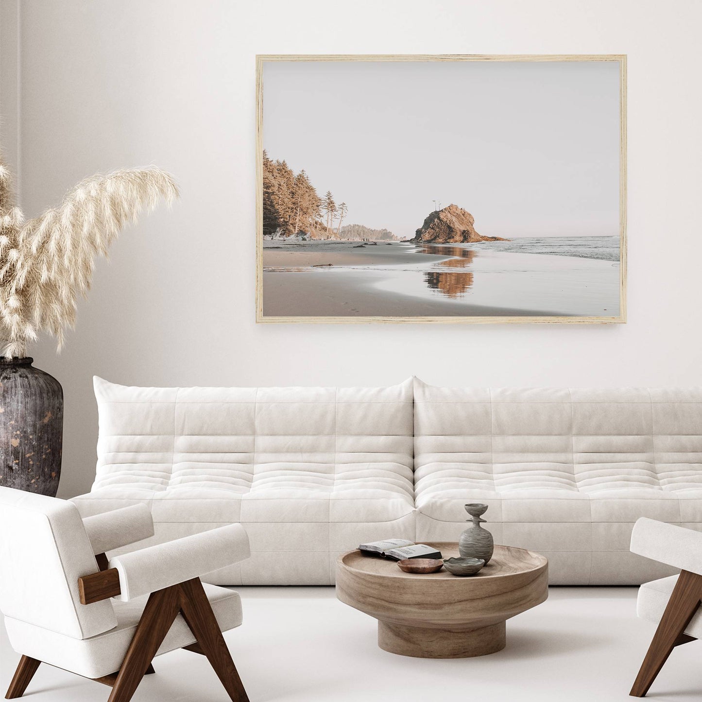 [LIFESTYLE], Picture of art in a room